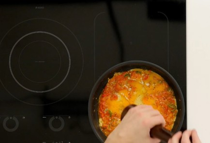 Фото шага рецепта Турецкая яичница менемен 114833 шаг 9  