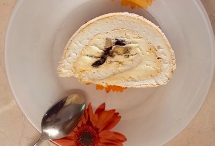 Фото шага рецепта Меренговый рулет с черносливом и грецкими орехами 187330 шаг 13  