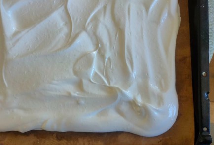 Фото шага рецепта Меренговый рулет 189285 шаг 11  