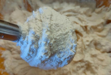 Фото шага рецепта Меренговый рулет 189285 шаг 17  