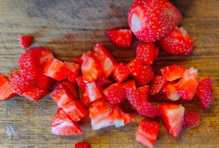 Фото шага рецепта Меренговый рулет 189285 шаг 19  