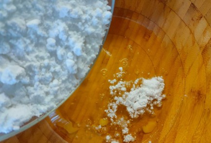 Фото шага рецепта Меренговый рулет 189285 шаг 3  