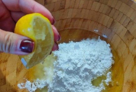 Фото шага рецепта Меренговый рулет 189285 шаг 4  