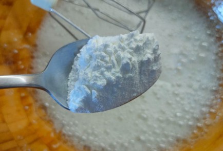 Фото шага рецепта Меренговый рулет 189285 шаг 7  