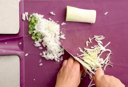 Фото шага рецепта Мидии в кокосовом молоке 52446 шаг 1  