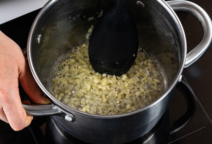 Фото шага рецепта Мидии в соусе из голубого сыра 191080 шаг 6  