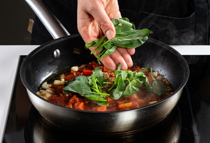 Фото шага рецепта Мидии в томатном соусе 191081 шаг 5  