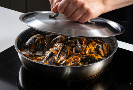 Фото шага рецепта Мидии в томатном соусе 191081 шаг 8  