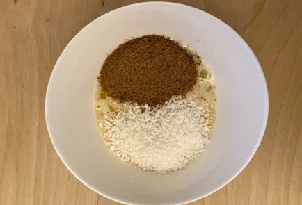 Фото шага рецепта Миндальнококосовая запеканка с изюмом 174620 шаг 3  