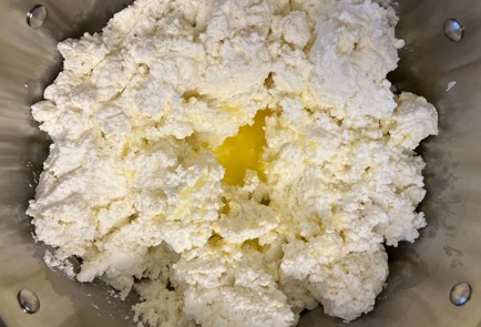 Фото шага рецепта Миндальнококосовая запеканка с изюмом 174620 шаг 4  