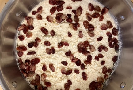 Фото шага рецепта Миндальнококосовая запеканка с изюмом 174620 шаг 6  