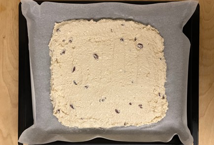 Фото шага рецепта Миндальнококосовая запеканка с изюмом 174620 шаг 8  