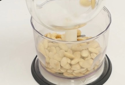 Фото шага рецепта Миндальное печенье 126283 шаг 2  