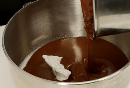 Фото шага рецепта Миндальный торт с шоколадным кремом 93112 шаг 5  