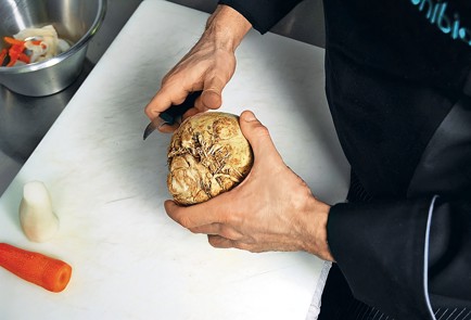 Фото шага рецепта Минестроне с дайконом и укропом 27683 шаг 1  