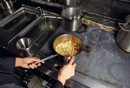 Фото шага рецепта Минестроне с дайконом и укропом 27683 шаг 4  