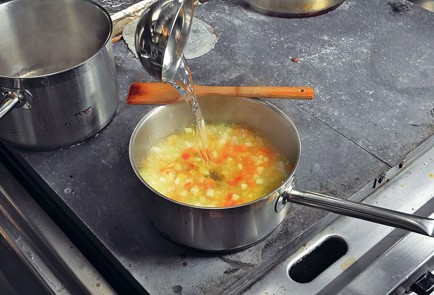 Фото шага рецепта Минестроне с дайконом и укропом 27683 шаг 6  