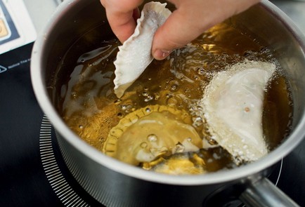 Фото шага рецепта Миничебуреки 30373 шаг 4  