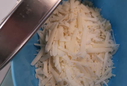 Фото шага рецепта Минифриттата с беконом 176202 шаг 1  