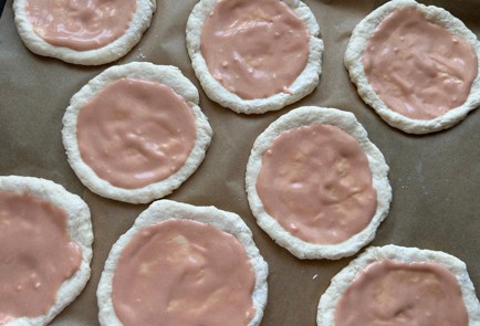 Фото шага рецепта Минипиццы 176021 шаг 13  