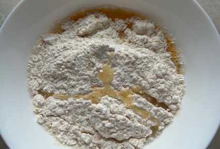 Фото шага рецепта Минипиццы 176021 шаг 6  