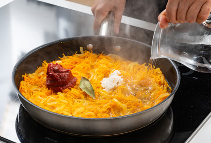 Фото шага рецепта Минтай на сковороде с луком и морковью 190496 шаг 8  