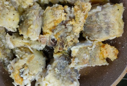 Фото шага рецепта Минтай с луком на сковороде 175625 шаг 13  