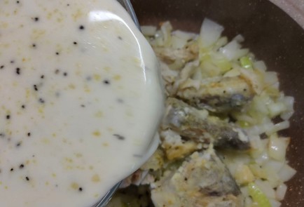 Фото шага рецепта Минтай с луком на сковороде 175625 шаг 18  