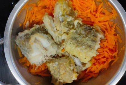 Фото шага рецепта Минтай с морковью 175632 шаг 13  