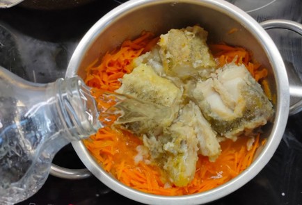 Фото шага рецепта Минтай с морковью 175632 шаг 14  