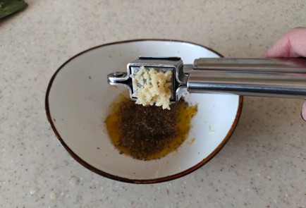 Фото шага рецепта Минтай в духовке 175765 шаг 6