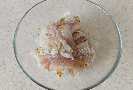 Фото шага рецепта Минтай в духовке 175765 шаг 8