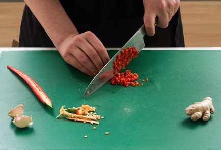 Фото шага рецепта Мисосуп с тофу и пекинской капустой 152045 шаг 1  