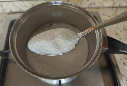 Фото шага рецепта Мохито с клубникой и ванильным сиропом 186716 шаг 1  