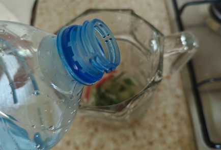 Фото шага рецепта Мохито с клубникой и ванильным сиропом 186716 шаг 10  