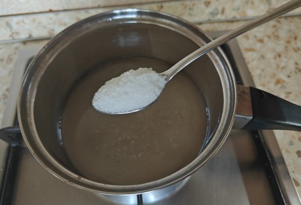 Фото шага рецепта Мохито с клубникой и ванильным сиропом 186716 шаг 3  