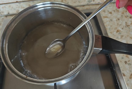 Фото шага рецепта Мохито с клубникой и ванильным сиропом 186716 шаг 4  