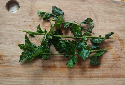 Фото шага рецепта Мохито с клубникой и ванильным сиропом 186716 шаг 5  