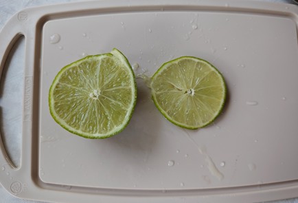 Фото шага рецепта Мохито с малиной и лаймом 186706 шаг 10  