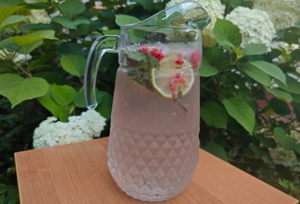 Фото шага рецепта Мохито с малиной и лаймом 186706 шаг 12  