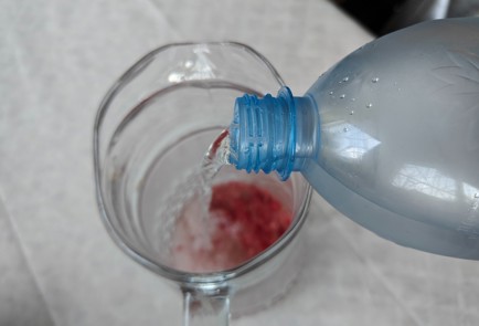 Фото шага рецепта Мохито с малиной и лаймом 186706 шаг 7  