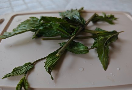 Фото шага рецепта Мохито с малиной и лаймом 186706 шаг 8  