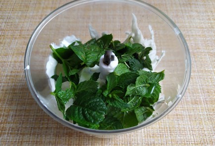 Фото шага рецепта Молочное желе с мятой 190000 шаг 3  