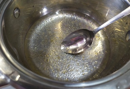 Фото шага рецепта Молочное желе с мятой 190000 шаг 6  