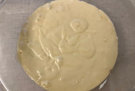 Фото шага рецепта Молочный бисквит с творогом яблоками и бананами 175695 шаг 1  