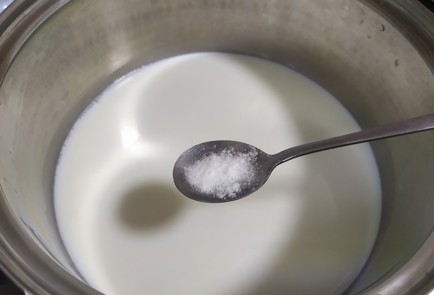 Фото шага рецепта Молочный кисель 190407 шаг 4  