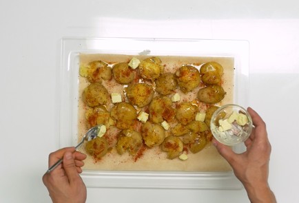 Фото шага рецепта Молодая картошка в духовке 151132 шаг 5  