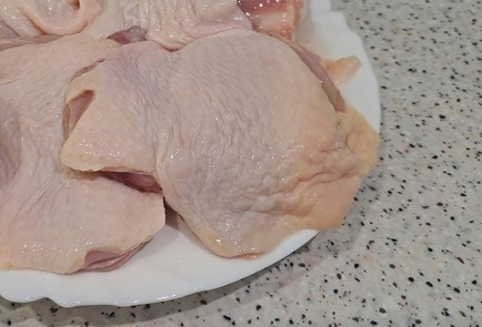 Фото шага рецепта Молодой картофель в духовке с курицей 189512 шаг 6  