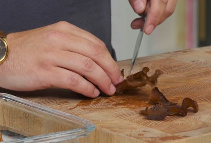 Фото шага рецепта Морковьчили с соусом из топленого молока 152610 шаг 5