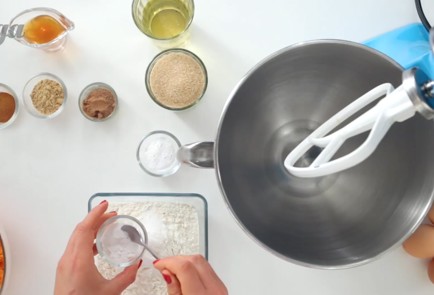 Фото шага рецепта Морковные кексы с имбирем и корицей 19945 шаг 2  